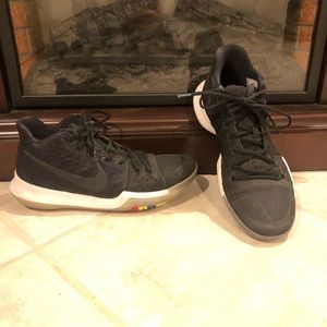 Nike Kyrie 3 Basketball Shoes